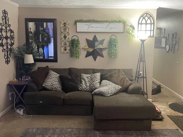 151 Williamsburg Dr, Valparaiso, IN 46383