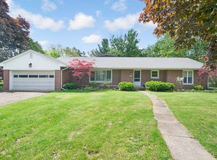 333 Inverness St, Howell, MI 48843