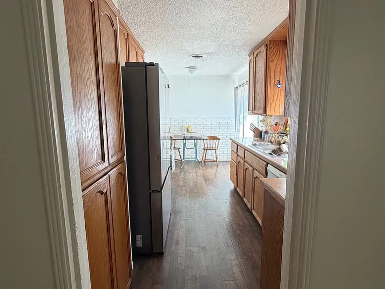2036 Country Club Blvd — Photo 5