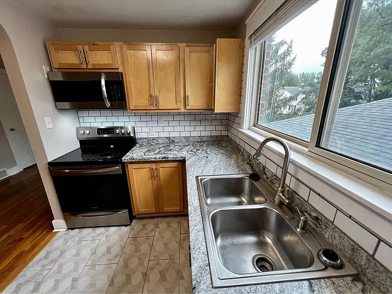 65 N Brinker Ave — Photo 5