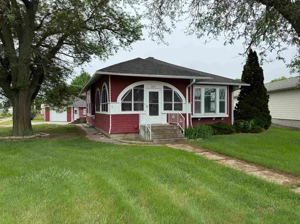 807 Kellogg St, Bertrand, NE 68927