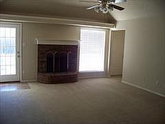 2nd image of 2517 Larkspur Ln