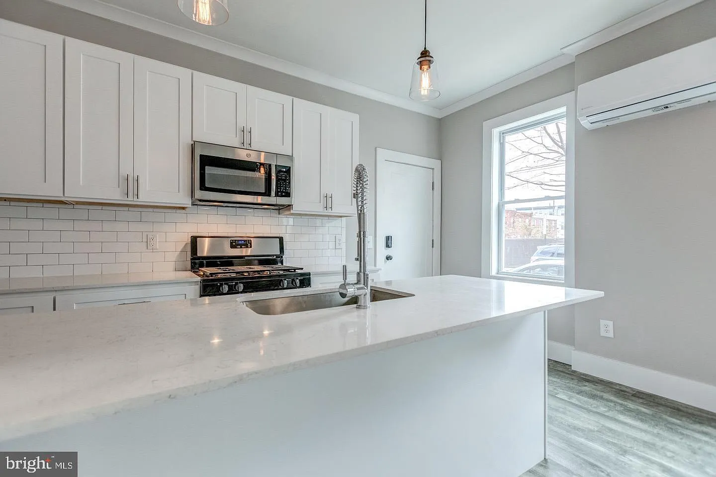 2434 E Dauphin St — Photo 4