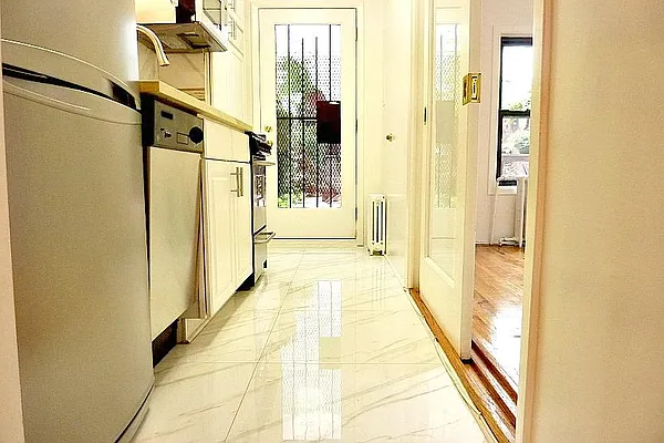 Rented by Level Group | media 18