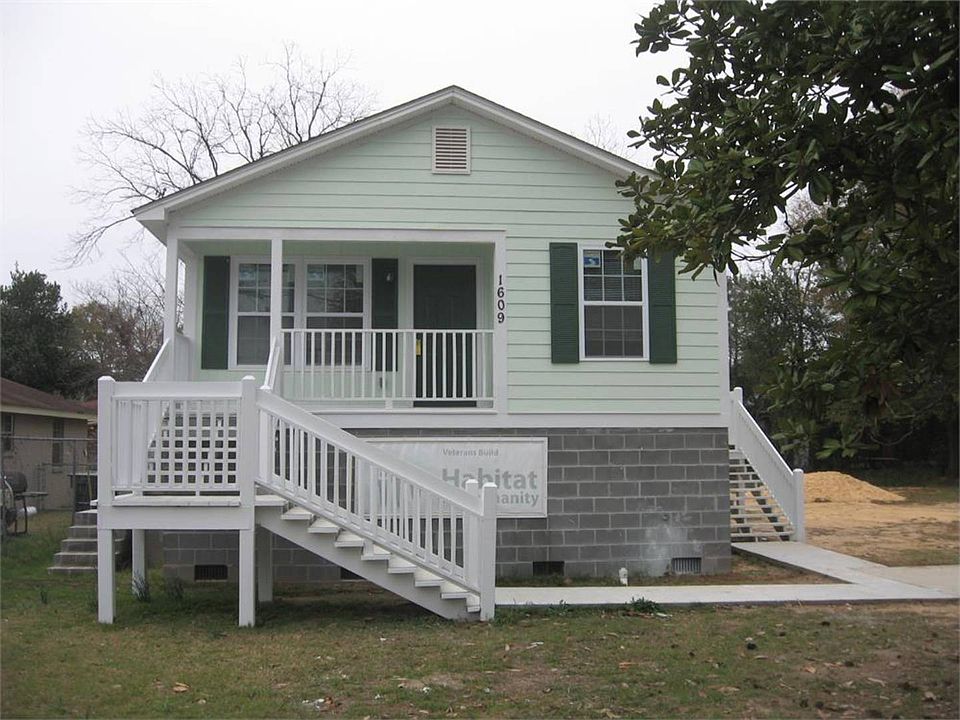 2nd image of 1609 Sunny Ln
