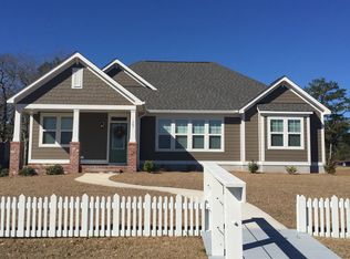 107 Pilots Ct, Newport, NC 28570