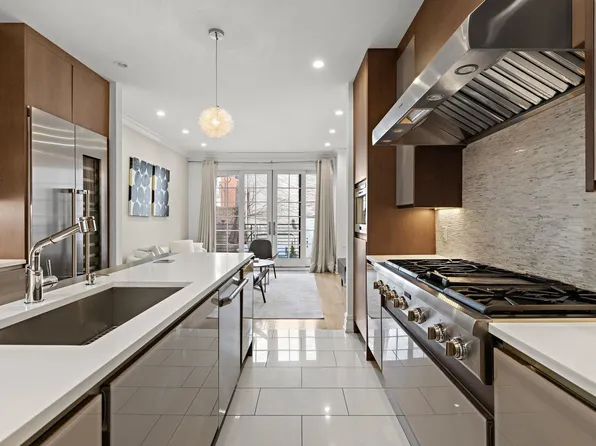 526 Hudson Street image 2 of 30
