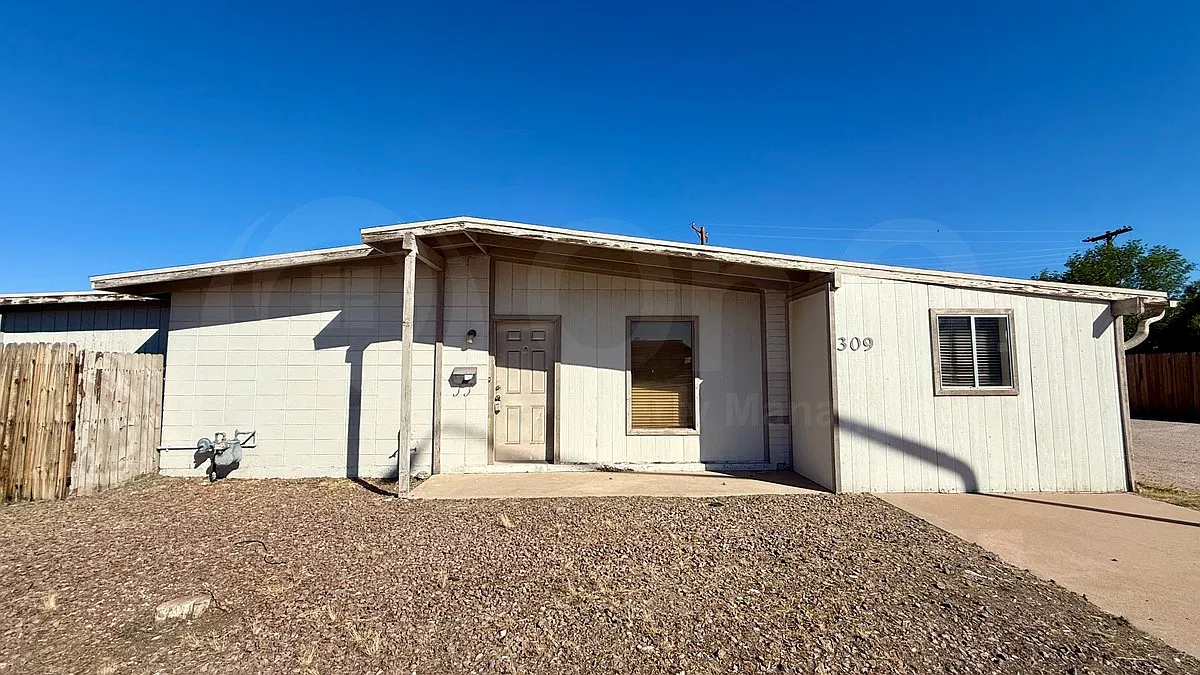 5 bed, 2.0 bath, 1564 sqft, $1,750 — Photo 1