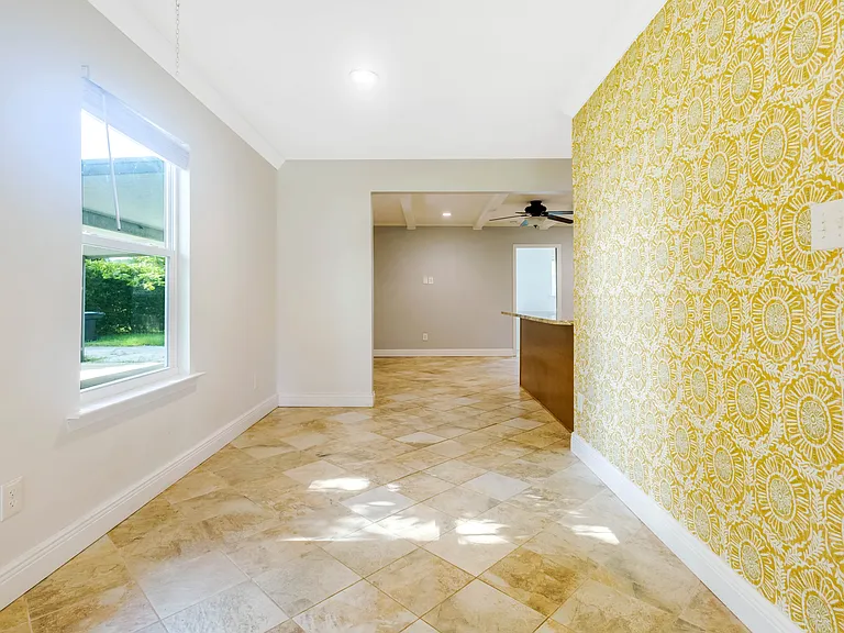 308 Hollywood Blvd SE — Photo 8