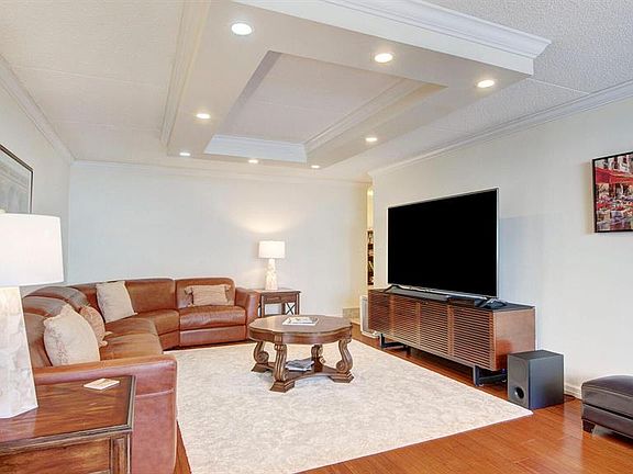 4th image of 250 Gorge Rd APT 28D