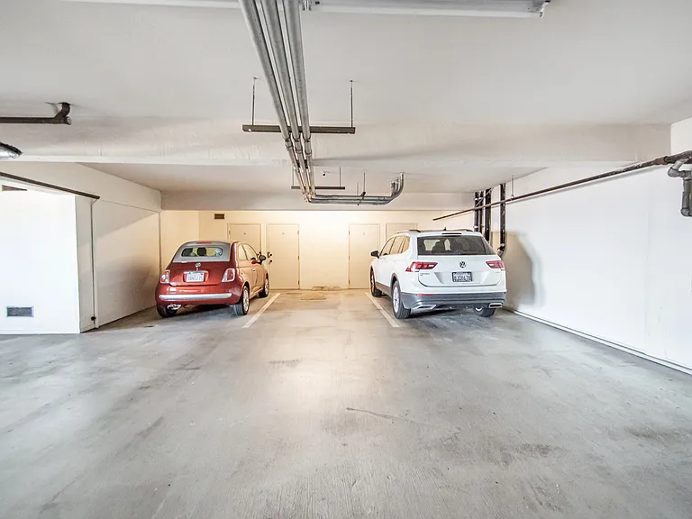 925 Corbett Ave #302 — Photo 38