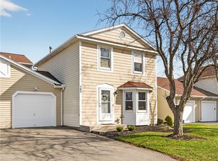 152 Fawn Ln, Webster, NY