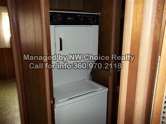 5th image of 9945 Winward Dr NW