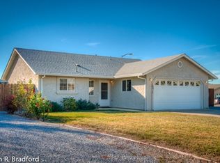 16917 Santa Barbara Dr, Redding, CA 96003