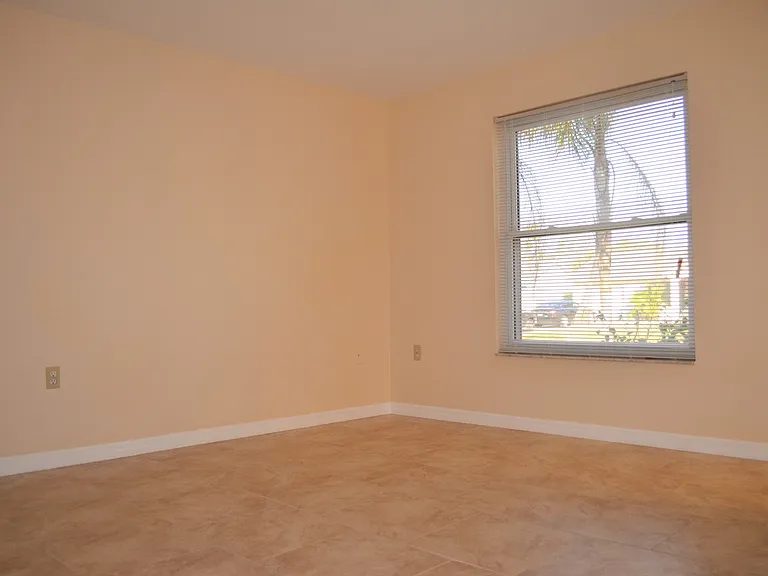 7442 Como Dr — Photo 15