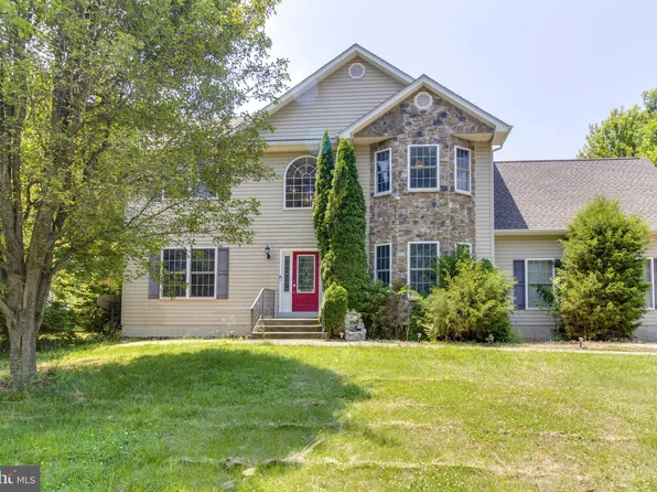 12143 Riverview Dr, Newburg, MD 20664