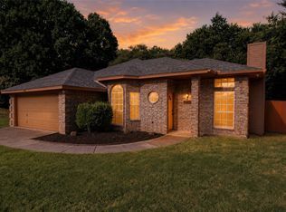1412 S Elm St, Weatherford, TX 76086