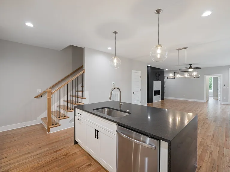 1810B Delta Ave — Photo 19