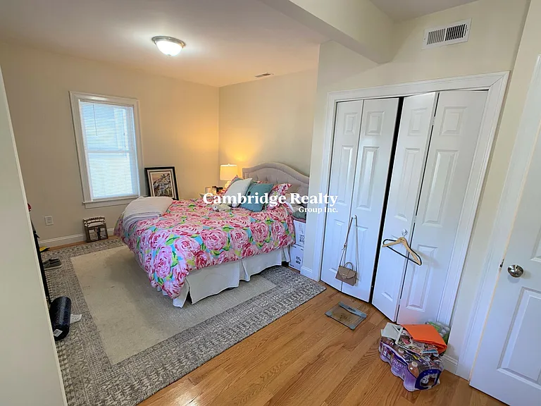 537 Main St #2T — Photo 10