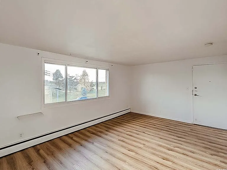 6020 Buffalo Ave #4 — Photo 1