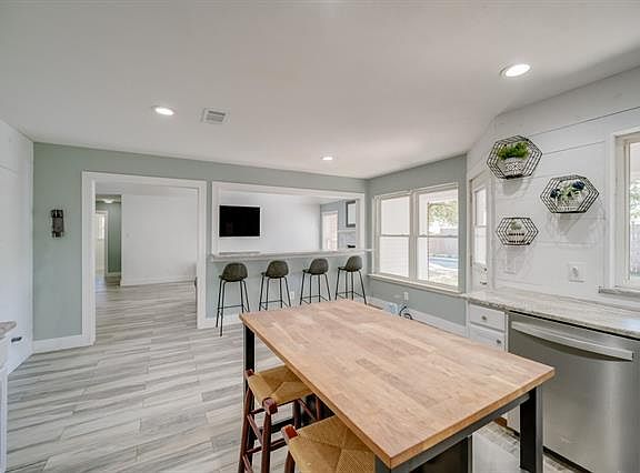 4th image of 2609 Crockett Dr