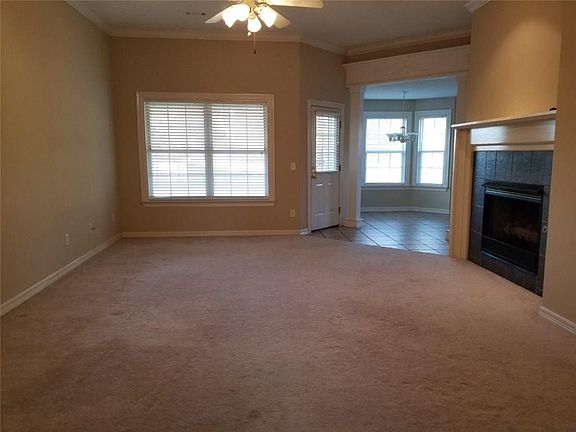3rd image of 1584 N Caddo Ave