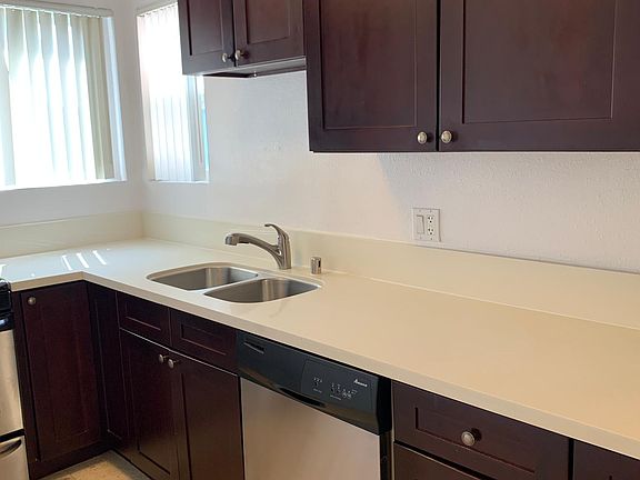 4th image of 7114 Hawthorn Ave APT 7