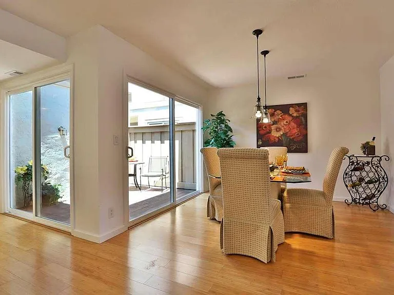 10213 Parish Pl — Photo 4