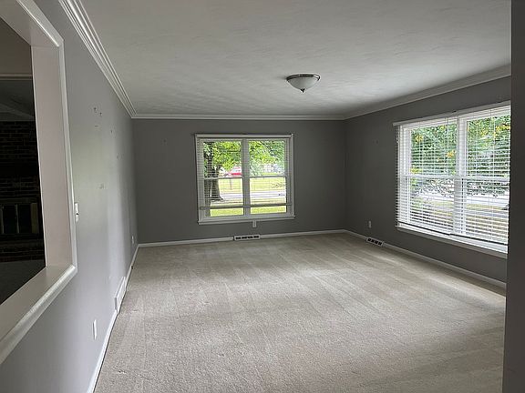 4th image of 223 Cottonwood Dr
