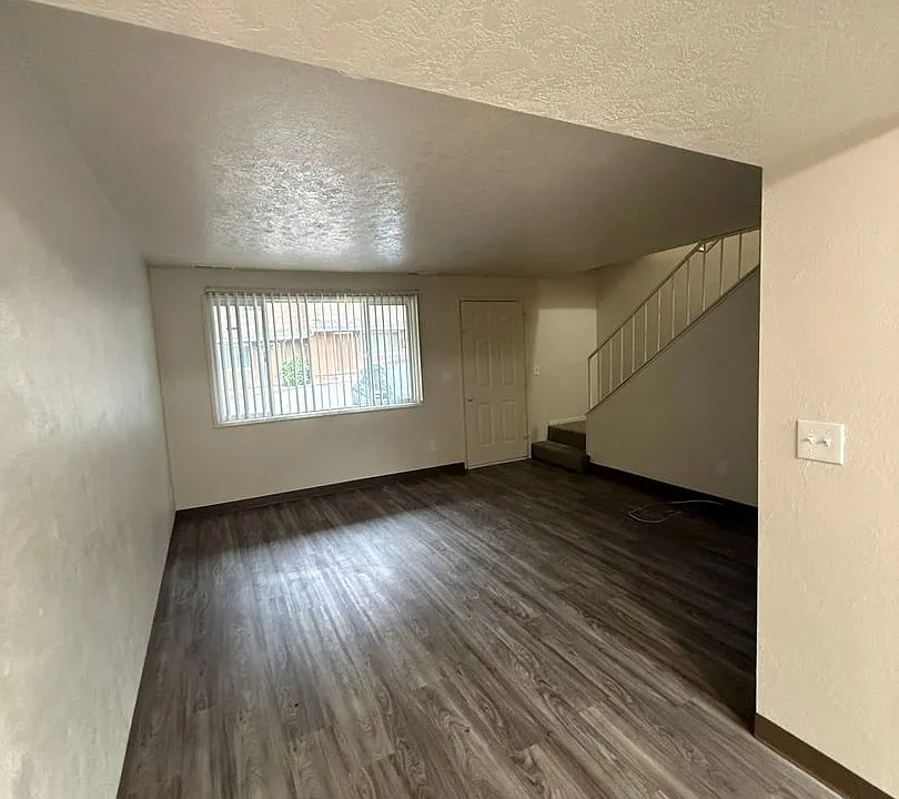 454-180 Stoneway Apartments