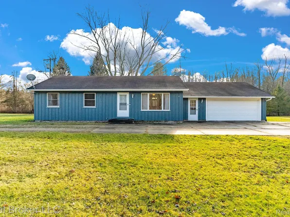 7021 Yager Rd, Saint Clair, MI 48079