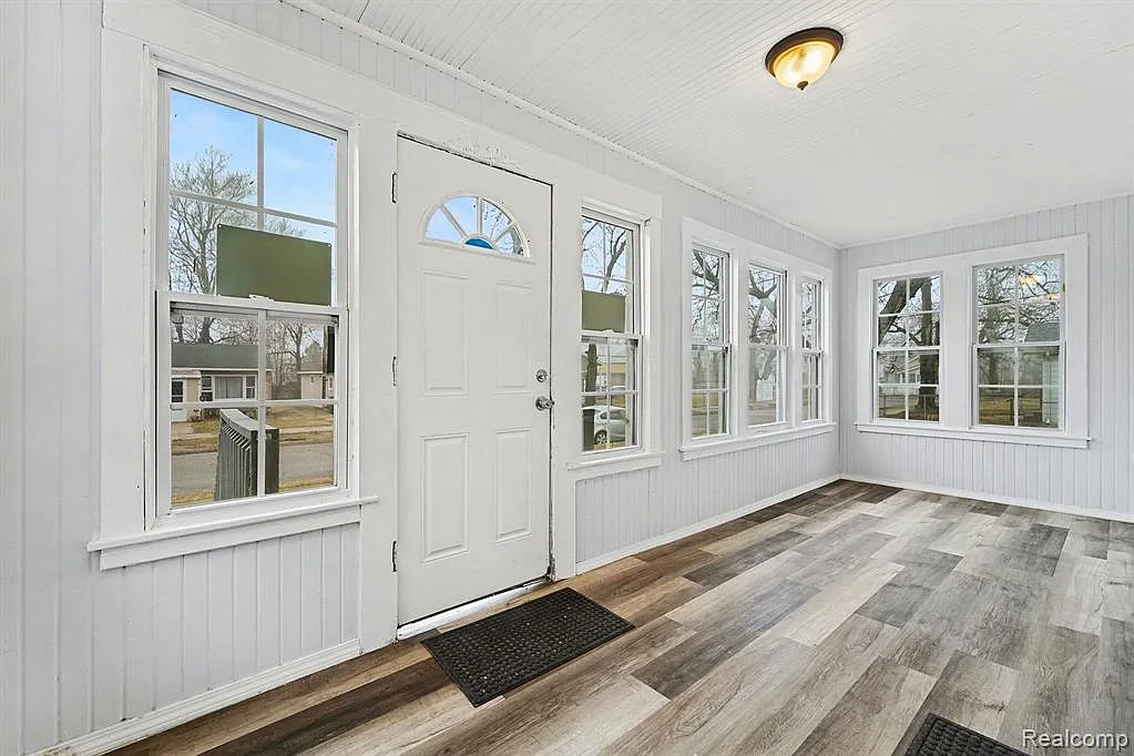 2 bed, 1038 sqft, $1,250 — Photo 2