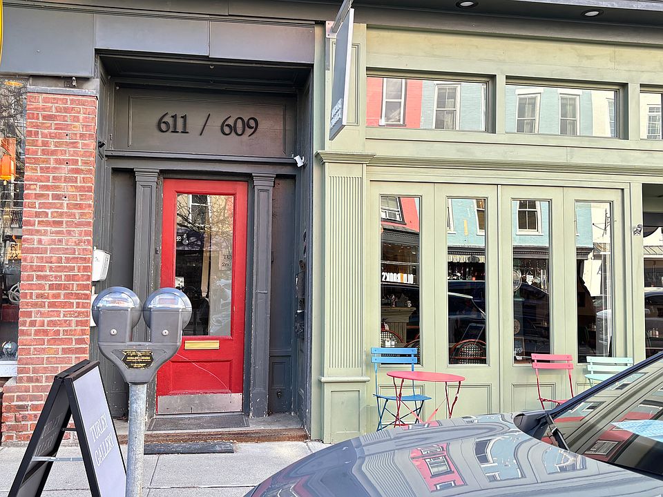Building Exterior - 609 Warren Street