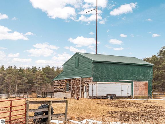 3rd image of 6757 Nineteen Mile Rd