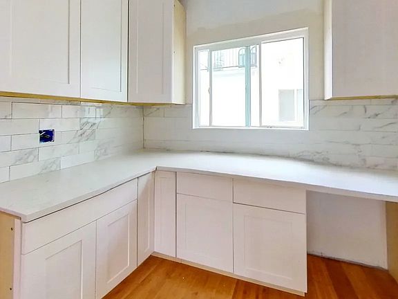 5th image of 2215 Norwalk Ave #1