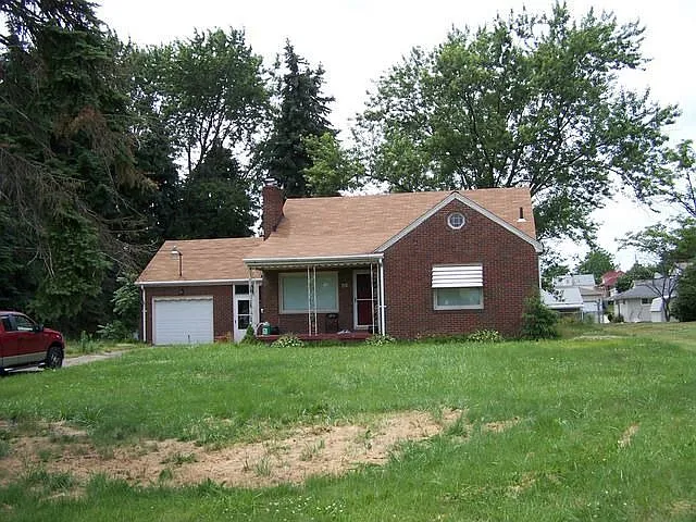 454 13th St photo 1