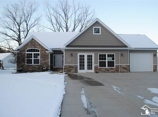 1598 Dean Rd, Temperance, MI 48182