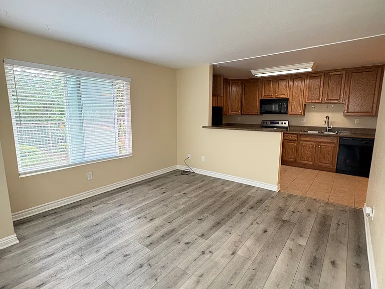 1845 Bayview Heights Dr #101 — Photo 2