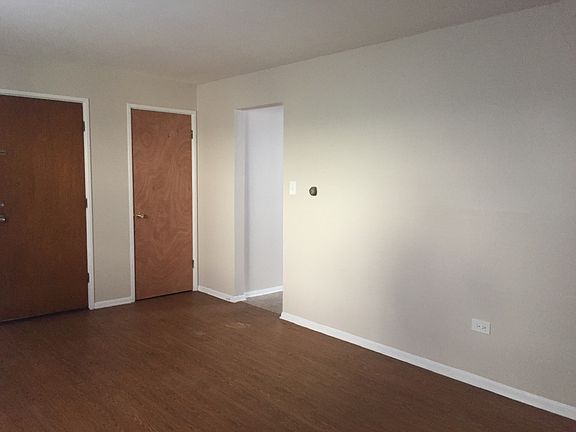 5th image of 4329 N Kedvale Ave APT 106