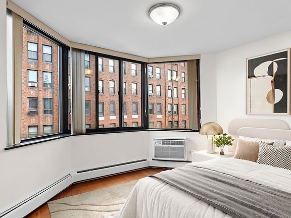 5th image of 4 W 104th St APT 5A