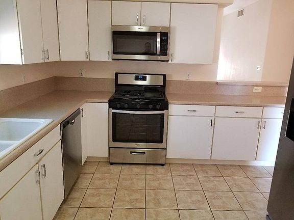 5th image of 4832 Lawnwood Ct