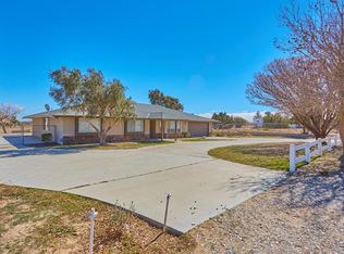10877 Anaconda Ave, Oak Hills, CA 92344