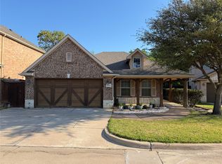 2525 Creek Villas Dr, Bedford, TX 76022