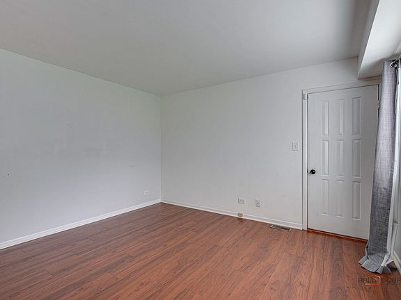 4th image of 131 Windsor Dr