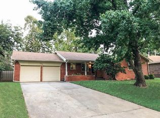 3004 Parklawn Dr, Midwest City, OK 73110
