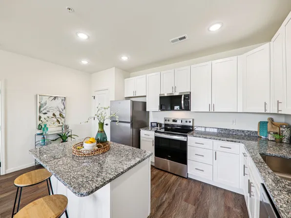 Thornwood Apartments