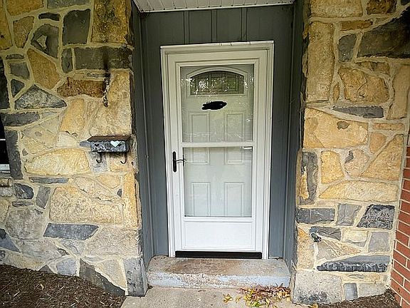 3rd image of 1101 W Aaron Dr APT G