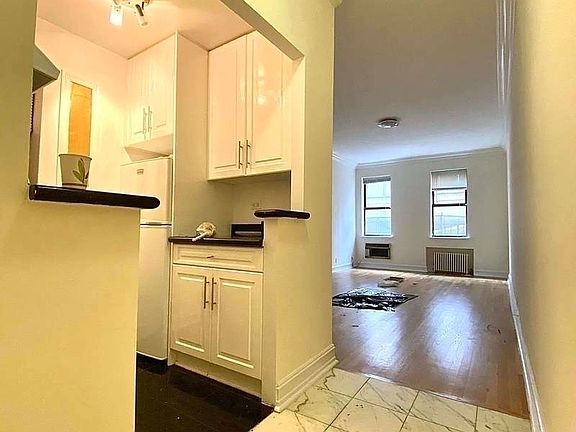 3rd image of 148 W 68th St #2BC
