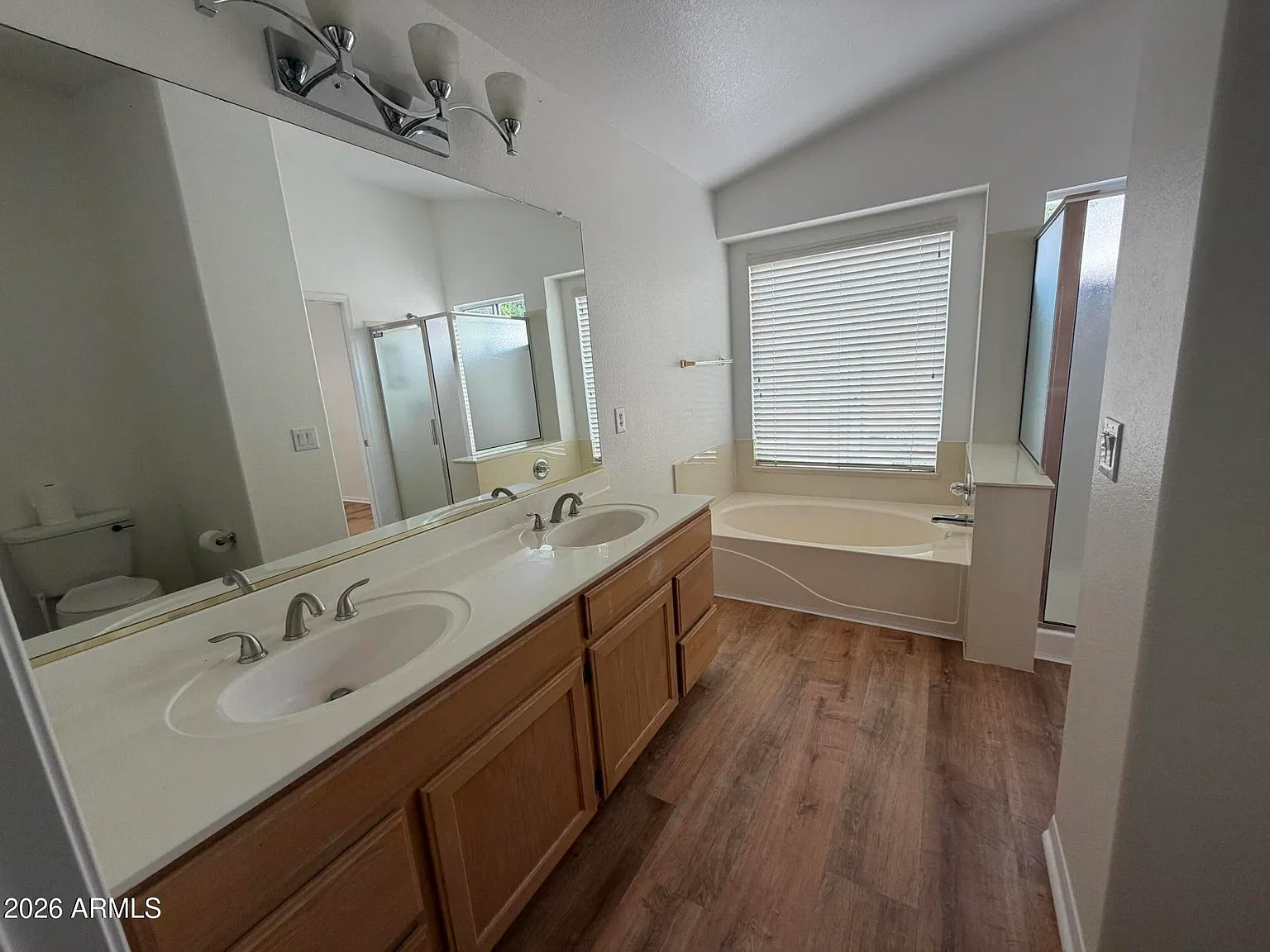 3 bed, 2.0 bath, 1283 sqft, $1,895 — Photo 3