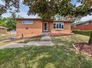 11401 McKee Rd, Irwin, PA 15642